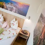 Alpenapart Singer - Contactless Check-in